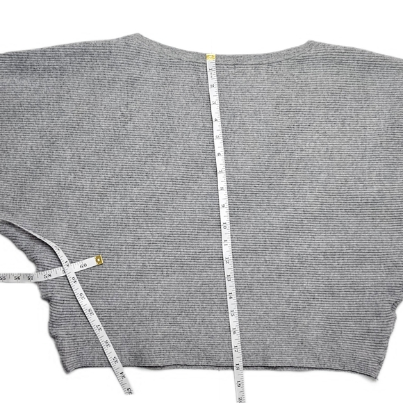 Jennifer Lopez Scoop Neck Heather Gray Peekaboo Button-Detail Ribbed Sweater XL - Picture 11 of 12